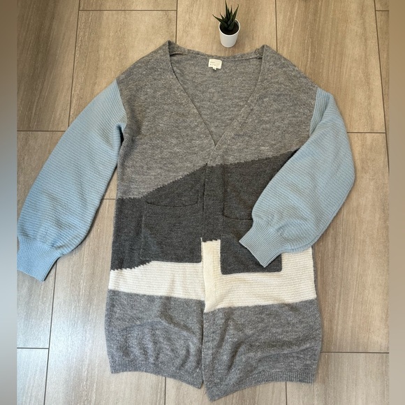 dee elly Sweaters - DEE ELLY M/L GRAY, WHITE, BLUE COLORED SWEATER WITH POCKETS